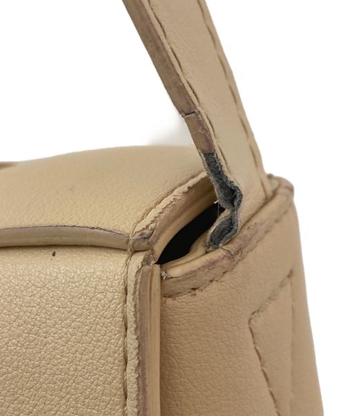 BOTTEGA VENETA（ボッテガベネタ）BOTTEGA VENETA (ボッテガベネタ) カセット ショルダーバッグ ベージュ/アーモンドの古着・服飾アイテム