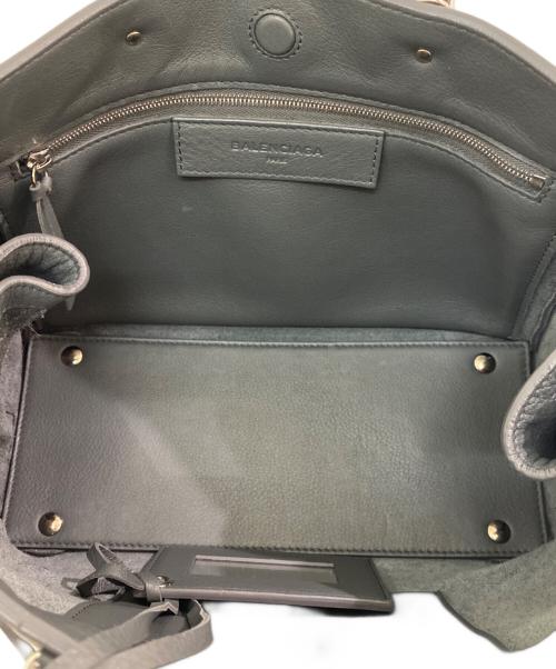 BALENCIAGA（バレンシアガ）BALENCIAGA (バレンシアガ) ペーパーミニ2WAYハンドバッグ グレー サイズ:ミニの古着・服飾アイテム