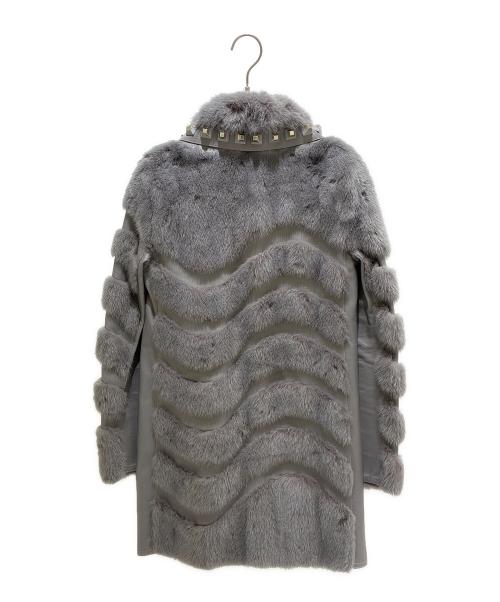 FENDI（フェンディ）FENDI (フェンディ) レザースタッズファーコート　FNF41B グレー サイズ:38の古着・服飾アイテム