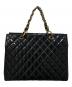 CHANEL (シャネル) パテントチェーンショルダートートバッグ ブラック×ゴールド：300000円