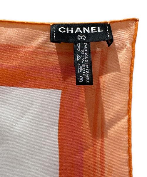 CHANEL（シャネル）CHANEL (シャネル) colorama シルクスカーフ オレンジ×マルチカラー サイズ:90の古着・服飾アイテム