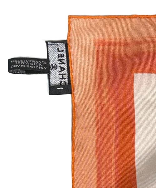 CHANEL（シャネル）CHANEL (シャネル) colorama シルクスカーフ オレンジ×マルチカラー サイズ:90の古着・服飾アイテム