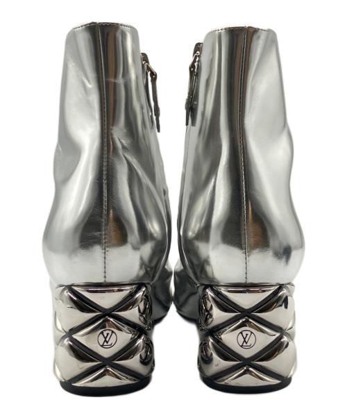 LOUIS VUITTON（ルイ ヴィトン）LOUIS VUITTON (ルイ ヴィトン) Side zip metal short boots　サイドジップメタルショートブーツ シルバー サイズ:381/2の古着・服飾アイテム