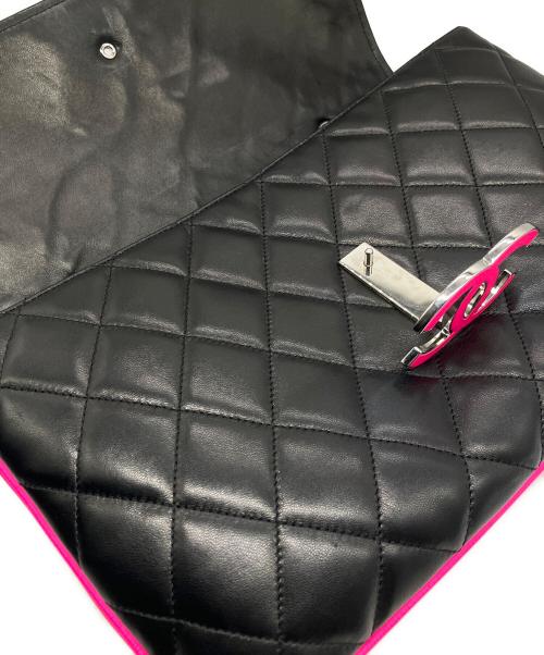 CHANEL（シャネル）CHANEL (シャネル) 2008クルーズクラシックフラップショルダーバッグ ブラック×ピンク サイズ:35の古着・服飾アイテム