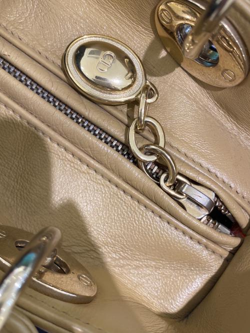Christian Dior（クリスチャン ディオール）Christian Dior (クリスチャン ディオール) レディディオール ミディアム オレンジ サイズ:M/ミディアムの古着・服飾アイテム