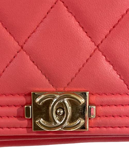 CHANEL（シャネル）CHANEL (シャネル) チェーンウォレット ピンク×ゴールド金具の古着・服飾アイテム