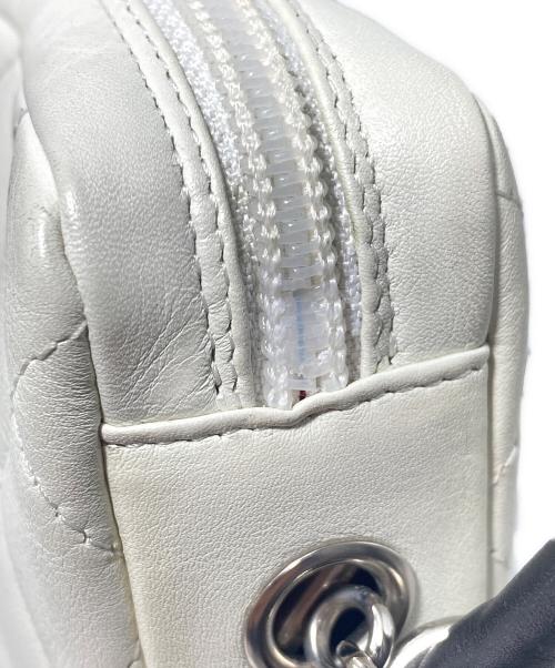 CHANEL（シャネル）CHANEL (シャネル) カンボン/レザーショルダーバッグ ホワイトの古着・服飾アイテム