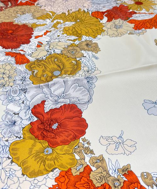 HERMES（エルメス）HERMES (エルメス) カレ140 オフホワイト×オレンジ サイズ:140 未使用品の古着・服飾アイテム