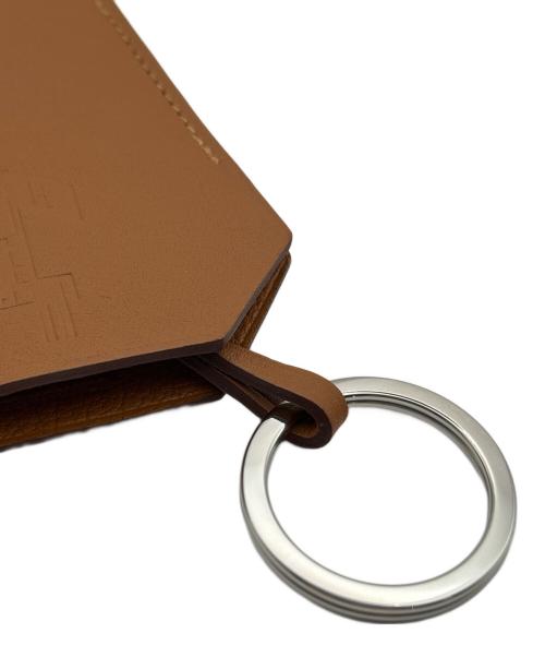 HERMES（エルメス）HERMES (エルメス) 2024イヤーズギフトレザーキークロシェット キャメルの古着・服飾アイテム