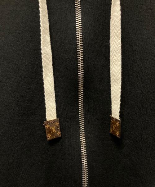 LOUIS VUITTON（ルイ ヴィトン）LOUIS VUITTON (ルイ ヴィトン) LVスタンプ ジップパーカー ブラック サイズ:XLの古着・服飾アイテム
