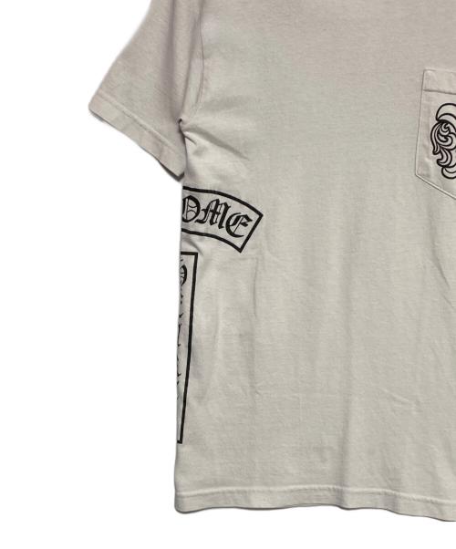 CHROME HEARTS（クロムハーツ）CHROME HEARTS (クロムハーツ) BSフレアポケットアーチロゴプリントTシャツ ホワイト サイズ:Sの古着・服飾アイテム