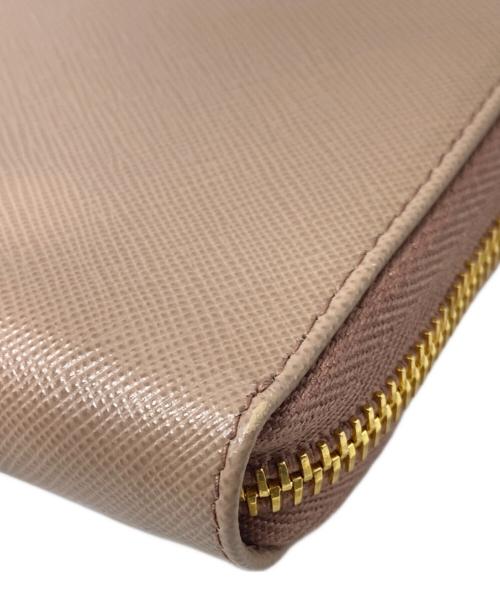 PRADA（プラダ）PRADA (プラダ) ラウンドファスナー長財布 ベージュの古着・服飾アイテム