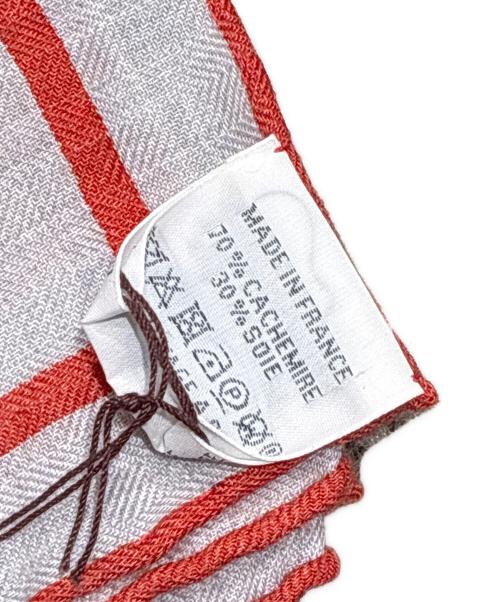 HERMES（エルメス）HERMES (エルメス) カレジェアン/カレ140/PROMENADE DU MATIN/朝の散歩 レッド×グレー サイズ:140の古着・服飾アイテム