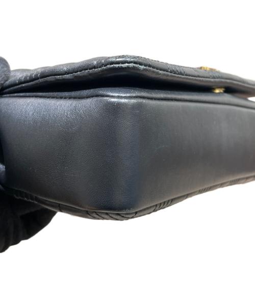 BURBERRY（バーバリー）BURBERRY (バーバリー) TBローラ キルティングショルダーバッグ ブラック サイズ:-の古着・服飾アイテム