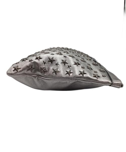 JIMMY CHOO（ジミーチュウ）JIMMY CHOO (ジミーチュウ) クラッチバッグ シルバーの古着・服飾アイテム