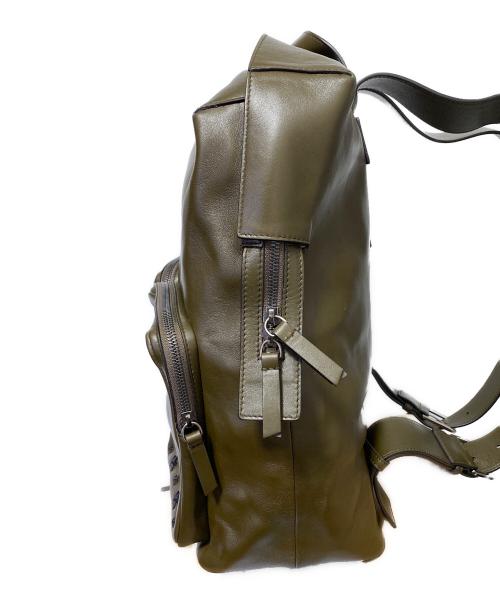 JIMMY CHOO（ジミーチュウ）JIMMY CHOO (ジミーチュウ) リュック オリーブ サイズ:-の古着・服飾アイテム