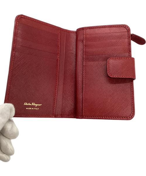 Salvatore Ferragamo（サルヴァトーレ フェラガモ）Salvatore Ferragamo (サルヴァトーレ フェラガモ) 2つ折り財布 レッドの古着・服飾アイテム