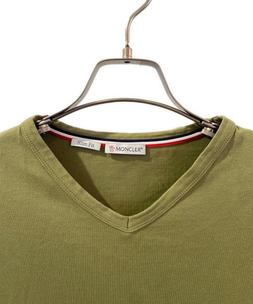 MONCLER（モンクレール）MONCLER (モンクレール) VネックTシャツ オリーブ サイズ:XLの古着・服飾アイテム