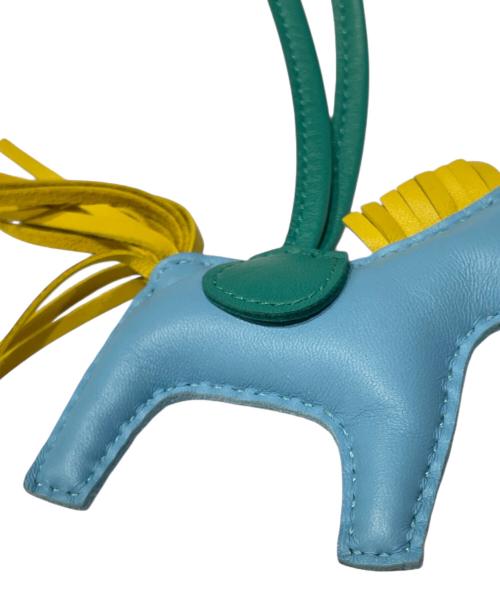 HERMES（エルメス）HERMES (エルメス) ロデオチャーム PM セレスト×ヴェールヴェロン×ジョーヌナプル サイズ:PMの古着・服飾アイテム