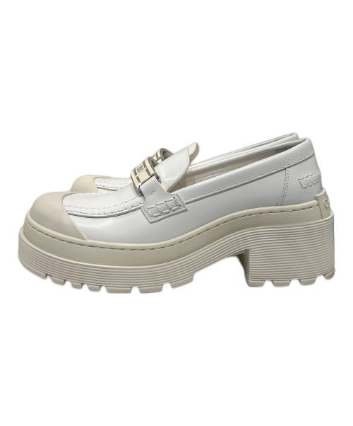 Christian Dior（クリスチャン ディオール）Christian Dior (クリスチャン ディオール) ロゴプレートローファー ホワイト サイズ:35の古着・服飾アイテム