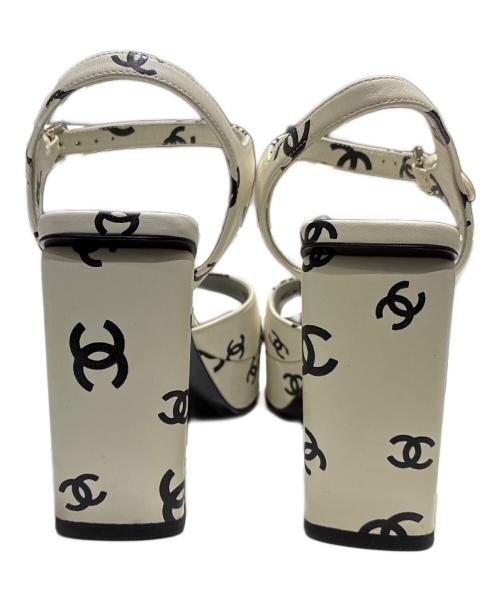 CHANEL（シャネル）CHANEL (シャネル) ココマーク総柄ストラップサンダル ホワイト サイズ:36Cの古着・服飾アイテム