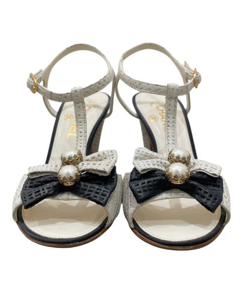 CHANEL（シャネル）CHANEL (シャネル) ストラップパンプス ホワイト サイズ:35　1/2の古着・服飾アイテム
