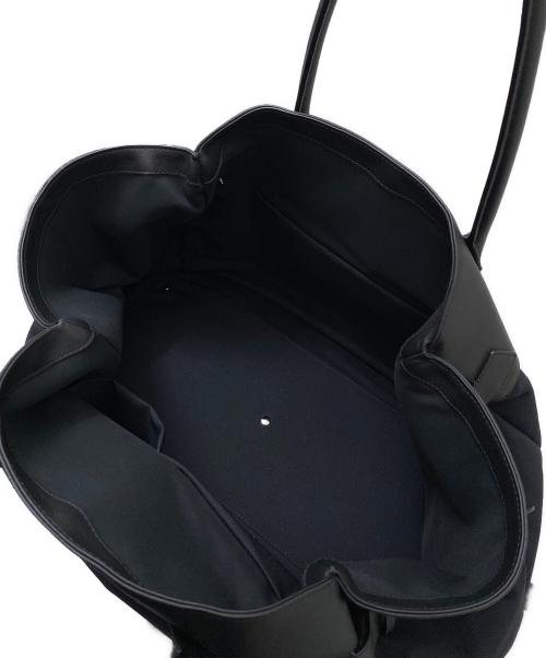 THE ROW（ザ ロウ）THE ROW (ザ ロウ) マルゴー17 インサイドアウト ブラック×ネイビー サイズ:17の古着・服飾アイテム