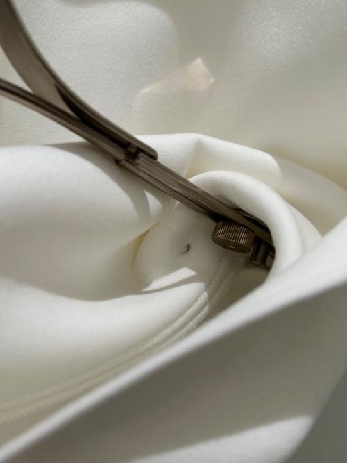 ADEAM（アディアム）ADEAM (アディアム) ペプラムパーカー ホワイト サイズ:XSの古着・服飾アイテム