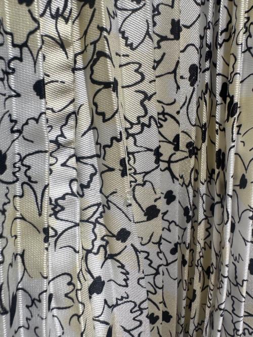 PLAN C（プランシー）PLAN C (プランシー) Floral Pleated Dress/花柄プリーツワンピース/ABCAE17HEZTP091 アイボリー サイズ:38の古着・服飾アイテム