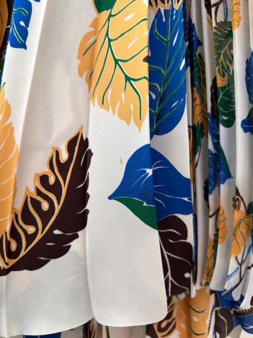 sacai（サカイ）sacai (サカイ) Sun Surf (サンサーフ) プリーツスカート ホワイト サイズ:1の古着・服飾アイテム