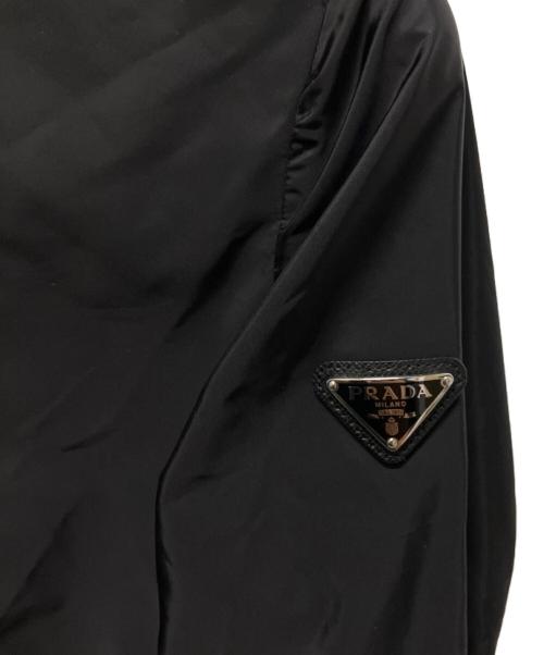 PRADA（プラダ）PRADA (プラダ) Triangle Plate Nylon Jacket/トライアングルプレートナイロンジャケット ブラック サイズ:36の古着・服飾アイテム
