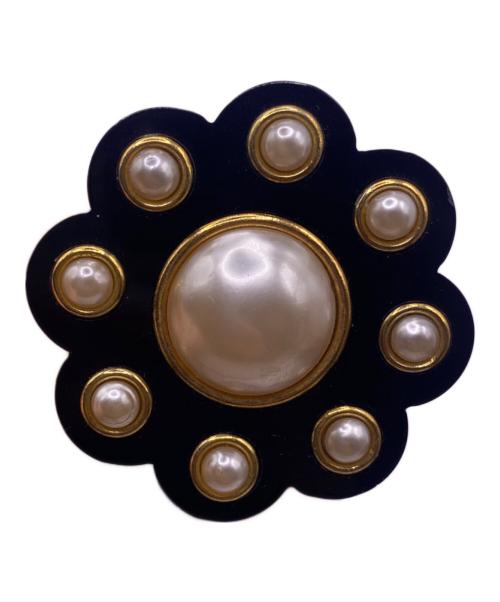 CHANEL（シャネル）CHANEL (シャネル) カメリアフェイクパールイヤリングの古着・服飾アイテム