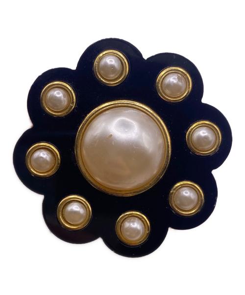 CHANEL（シャネル）CHANEL (シャネル) カメリアフェイクパールイヤリングの古着・服飾アイテム