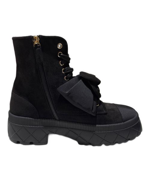 CHANEL（シャネル）CHANEL (シャネル) カメリアリボンサイドジップショートブーツ ブラック サイズ:38の古着・服飾アイテム