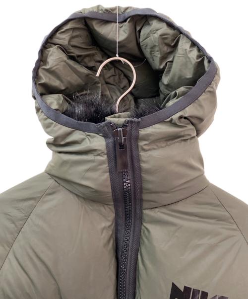 NIKE（ナイキ）NIKE (ナイキ) sacai (サカイ) W NRG Rh PARKA ファー ダウンジャケット オリーブ サイズ:Mの古着・服飾アイテム