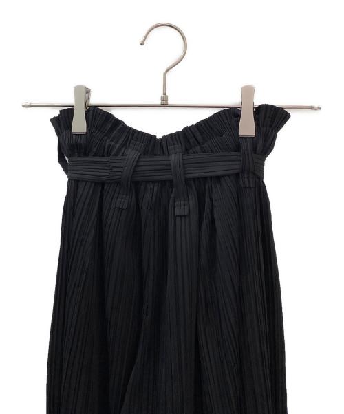 PLEATS PLEASE（プリーツプリーズ）PLEATS PLEASE (プリーツプリーズ) ベルト付きプリーツパンツ ブラック サイズ:3の古着・服飾アイテム