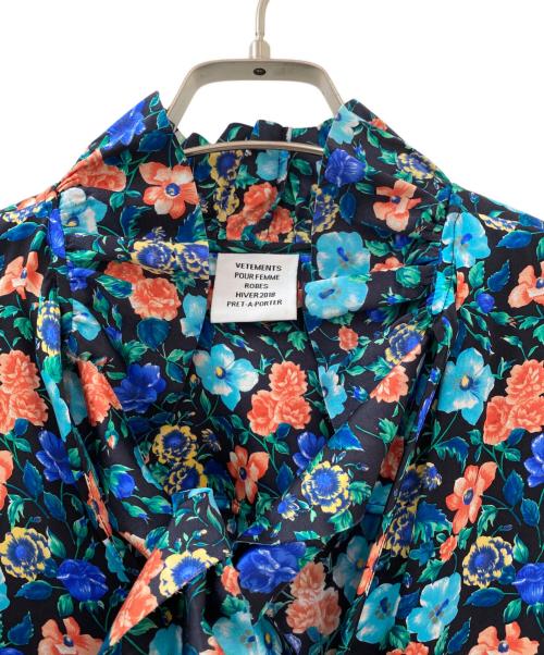 VETEMENTS（ヴェトモン）VETEMENTS (ヴェトモン) 花柄ワンピース ブルー サイズ:XSの古着・服飾アイテム