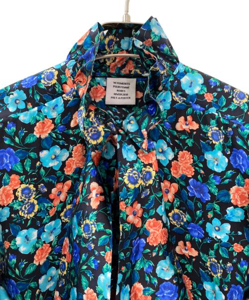 VETEMENTS（ヴェトモン）VETEMENTS (ヴェトモン) 花柄ワンピース ブルー サイズ:XSの古着・服飾アイテム
