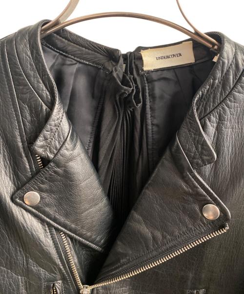 UNDERCOVER（アンダーカバー）UNDERCOVER (アンダーカバー) 13SS バックプリーツ切替フリンジライダースレザージャケット ブラック サイズ:2の古着・服飾アイテム