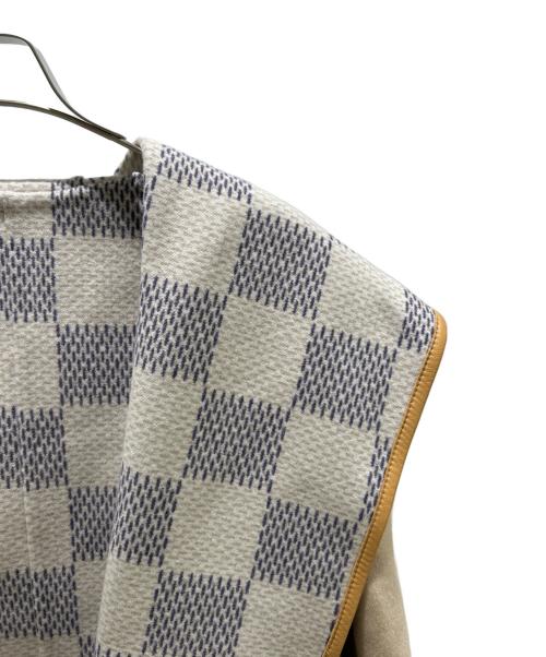 LOUIS VUITTON（ルイ ヴィトン）LOUIS VUITTON (ルイ ヴィトン) リバーシブルフーデッドラップコート ベージュ サイズ:34 未使用品の古着・服飾アイテム