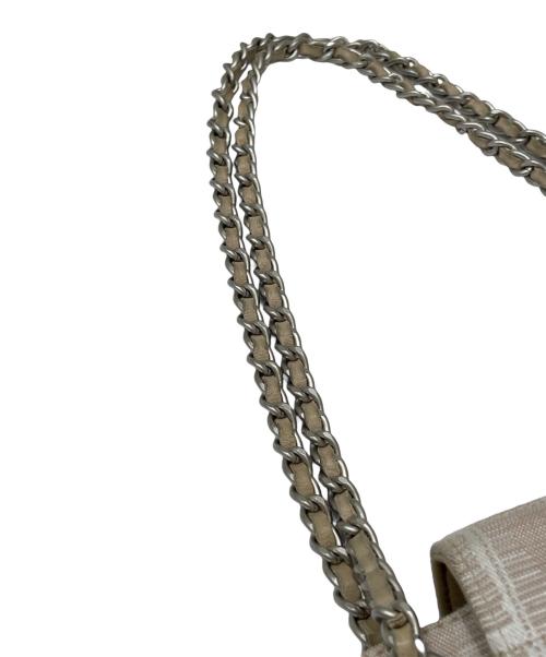 CHANEL（シャネル）CHANEL (シャネル) ニュートラベルラインチェーンショルダーバッグ ベージュ×シルバーの古着・服飾アイテム