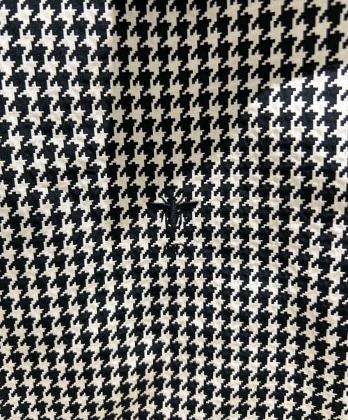 Christian Dior（クリスチャン ディオール）Christian Dior (クリスチャン ディオール) BEE刺繍アノラックパーカー ブラック×ホワイト サイズ:Sの古着・服飾アイテム