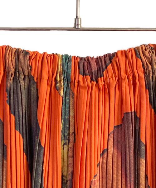 ISSEY MIYAKE（イッセイミヤケ）ISSEY MIYAKE (イッセイミヤケ) プリーツスカート オレンジ サイズ:Mの古着・服飾アイテム