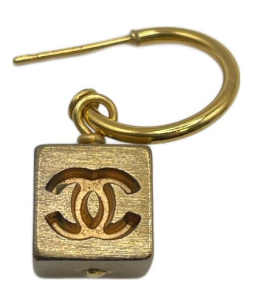 CHANEL（シャネル）CHANEL (シャネル) キューブピアス ゴールドの古着・服飾アイテム