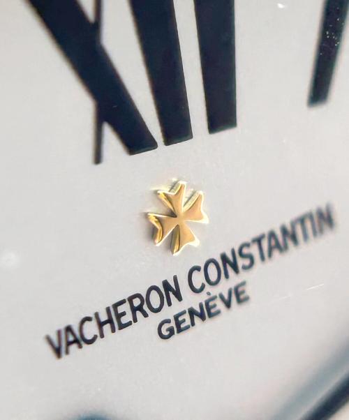 VACHERON CONSTANTIN（ヴァシュロンコンスタンタン）VACHERON CONSTANTIN MCMLXXII 1972 Asymmetrical Ref:37010/000R-8846/アシメトリカル K18RG 手巻き ベゼルダイヤ/シルバー文字盤/26mm×36mmの古着・服飾アイテム