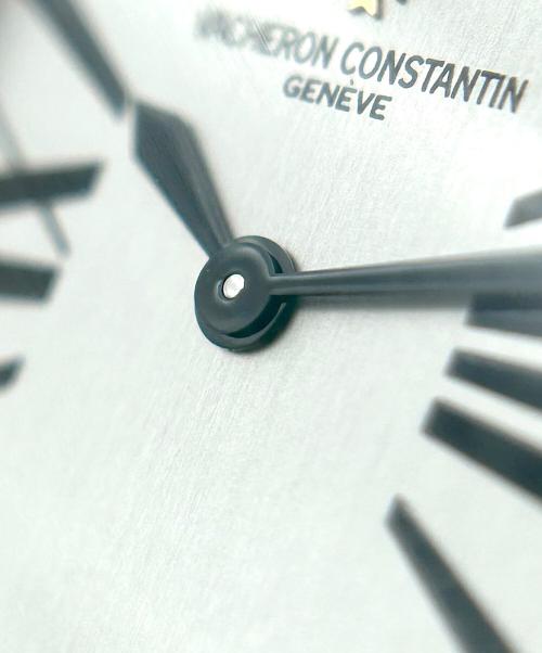 VACHERON CONSTANTIN（ヴァシュロンコンスタンタン）VACHERON CONSTANTIN MCMLXXII 1972 Asymmetrical Ref:37010/000R-8846/アシメトリカル K18RG 手巻き ベゼルダイヤ/シルバー文字盤/26mm×36mmの古着・服飾アイテム