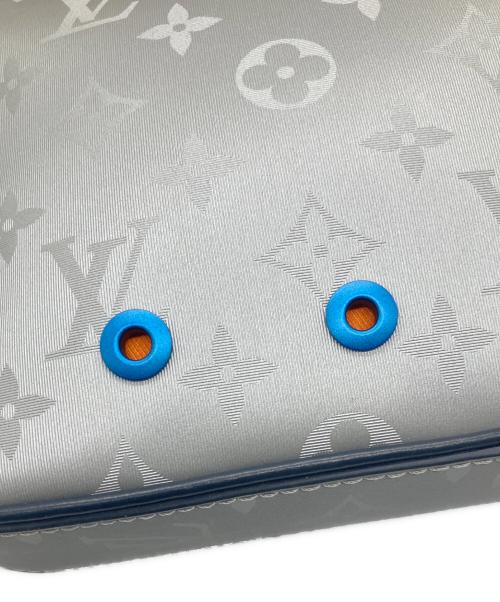 LOUIS VUITTON（ルイ ヴィトン）LOUIS VUITTON (ルイ ヴィトン) M44169 アルファメッセンジャー/2018年 グレーの古着・服飾アイテム