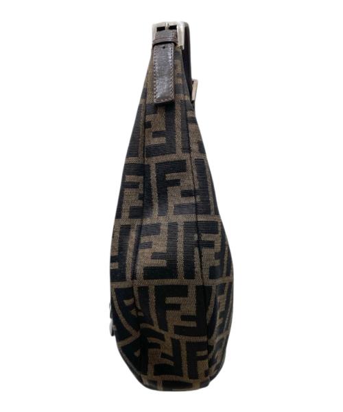 FENDI（フェンディ）FENDI (フェンディ) ズッカセミショルダーバッグ ブラウンの古着・服飾アイテム