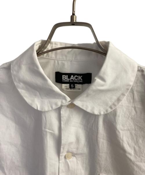 BLACK COMME des GARCONS（ブラックコムデギャルソン）BLACK COMME des GARCONS (ブラックコムデギャルソン) 丸襟リボンシャツ ホワイト サイズ:Ｓの古着・服飾アイテム