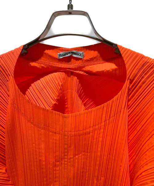 ISSEY MIYAKE（イッセイミヤケ）ISSEY MIYAKE (イッセイミヤケ) 変形プリーツワンピース オレンジ サイズ:Mの古着・服飾アイテム